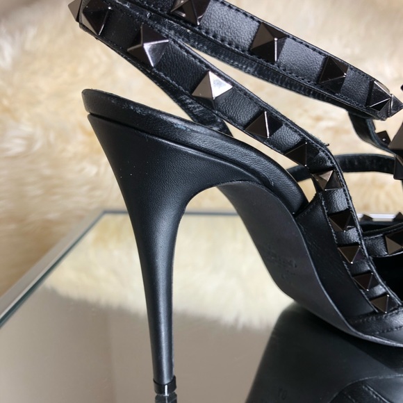 VALENTINO ROCKSTUD LEATHER PUMPS - Picture 8 of 14